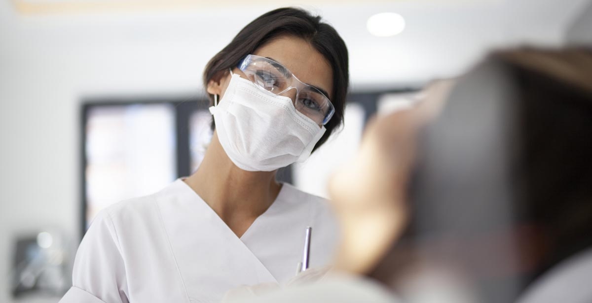 What are the Differences Between a Dental Assistant and a Dental Hygienist?