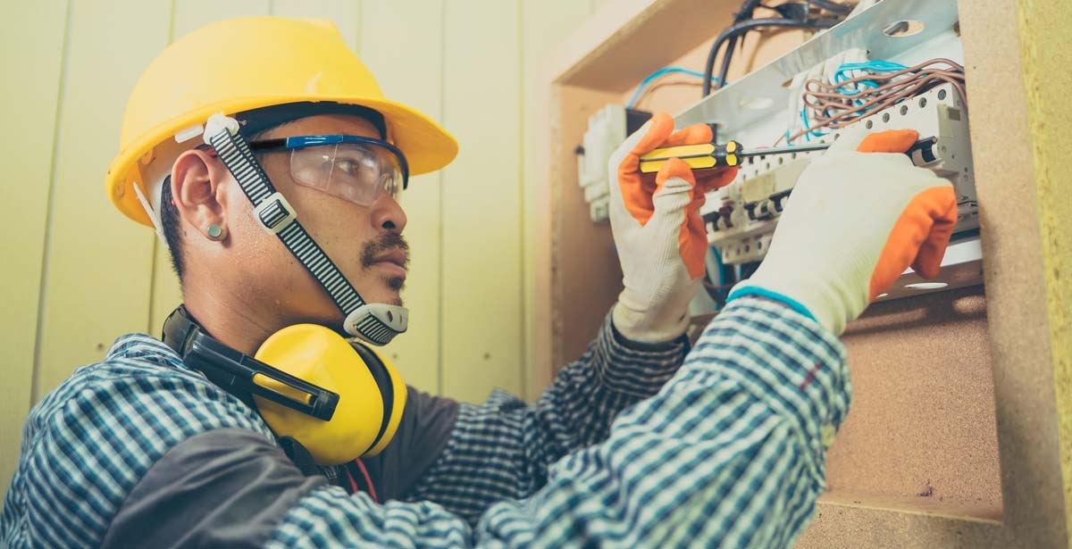 What is the Salary and Job Outlook for Electricians in Pennsylvania?